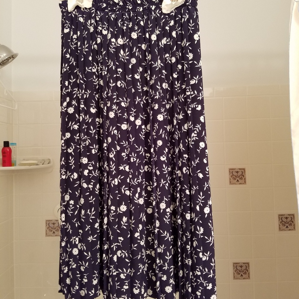Navy and white pleated skirt.